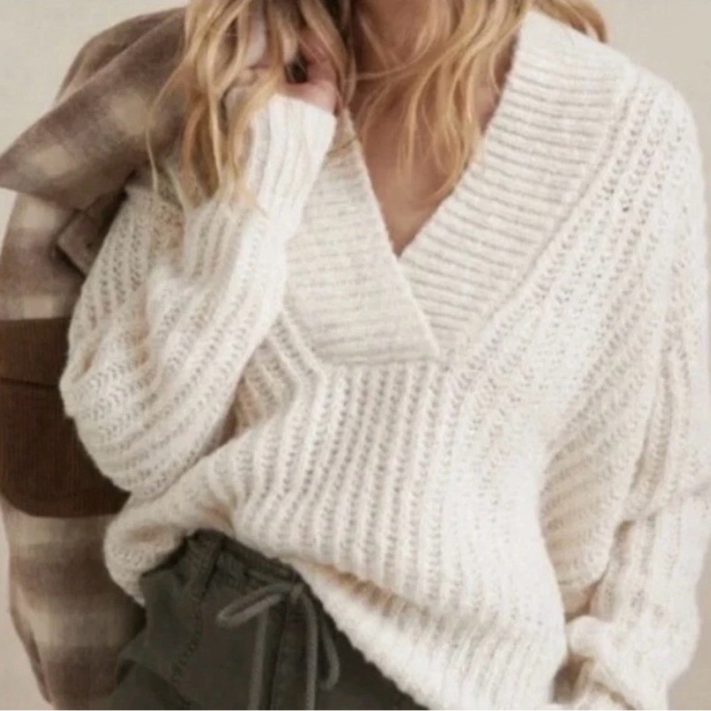 Anthropologie Pilcro Joyce Cream V-Neck Sweater Pullover Women’s Size Medium